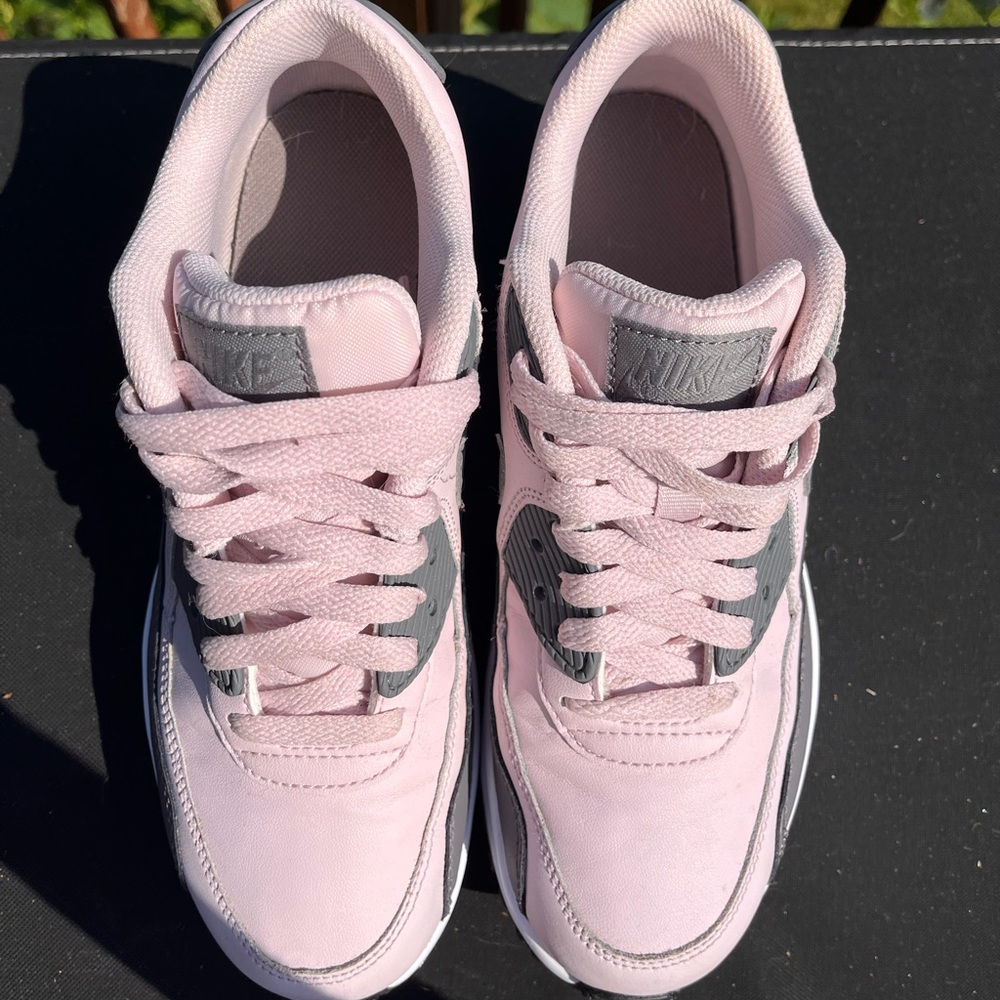 Nike Air Max 90 pink and gray size 6Y, womens 7.5